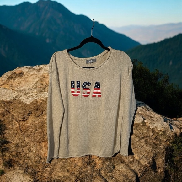 Marled Gray and Red Crew Neck Sweater - Picture 1 of 5